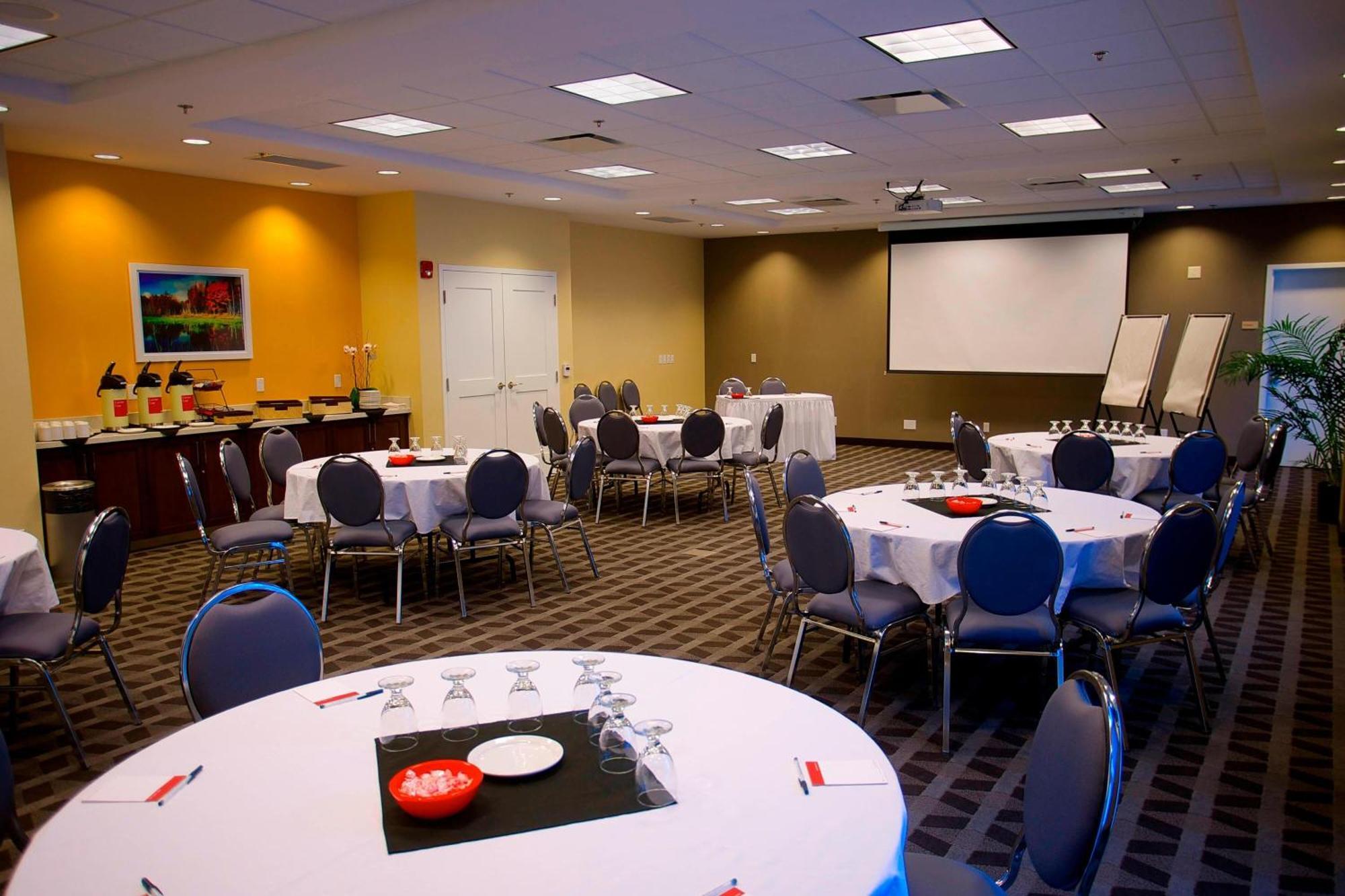 Towneplace Suites By Marriott Belleville Exterior photo