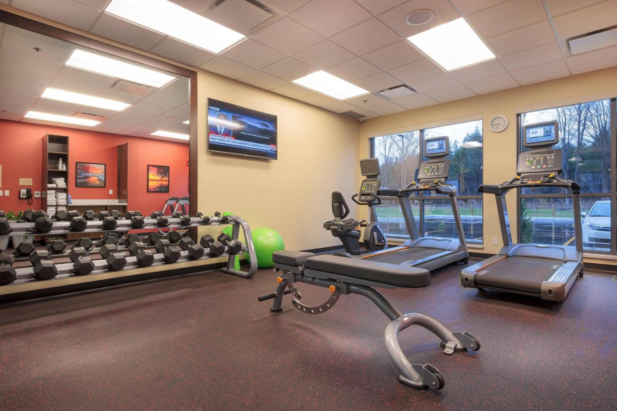 Towneplace Suites By Marriott Belleville Exterior photo